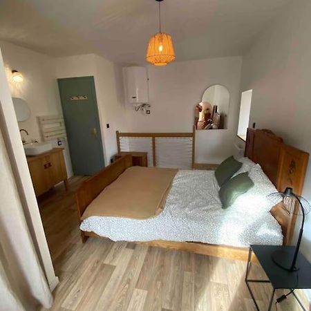 Petite Maison De Village Ebreuil Eksteriør billede